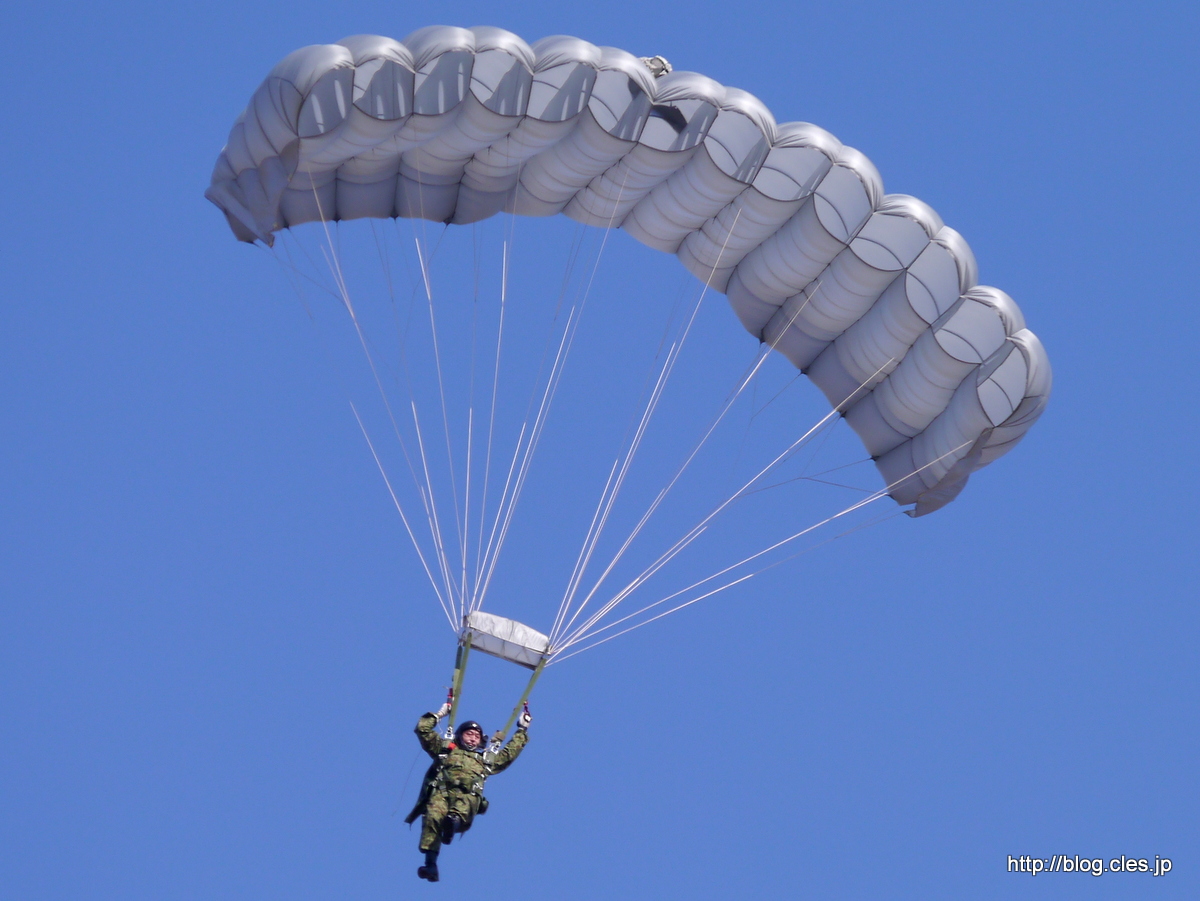 自由降下傘+MC-4+による降下+-+2013年+陸上自衛隊+第1空挺団+降下訓練始めにいってきた