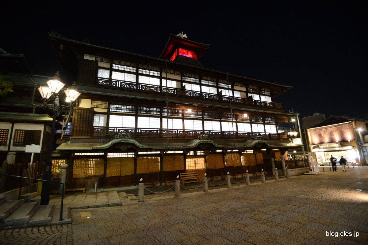 道後温泉本館と坊ちゃんと千と千尋の神隠し
