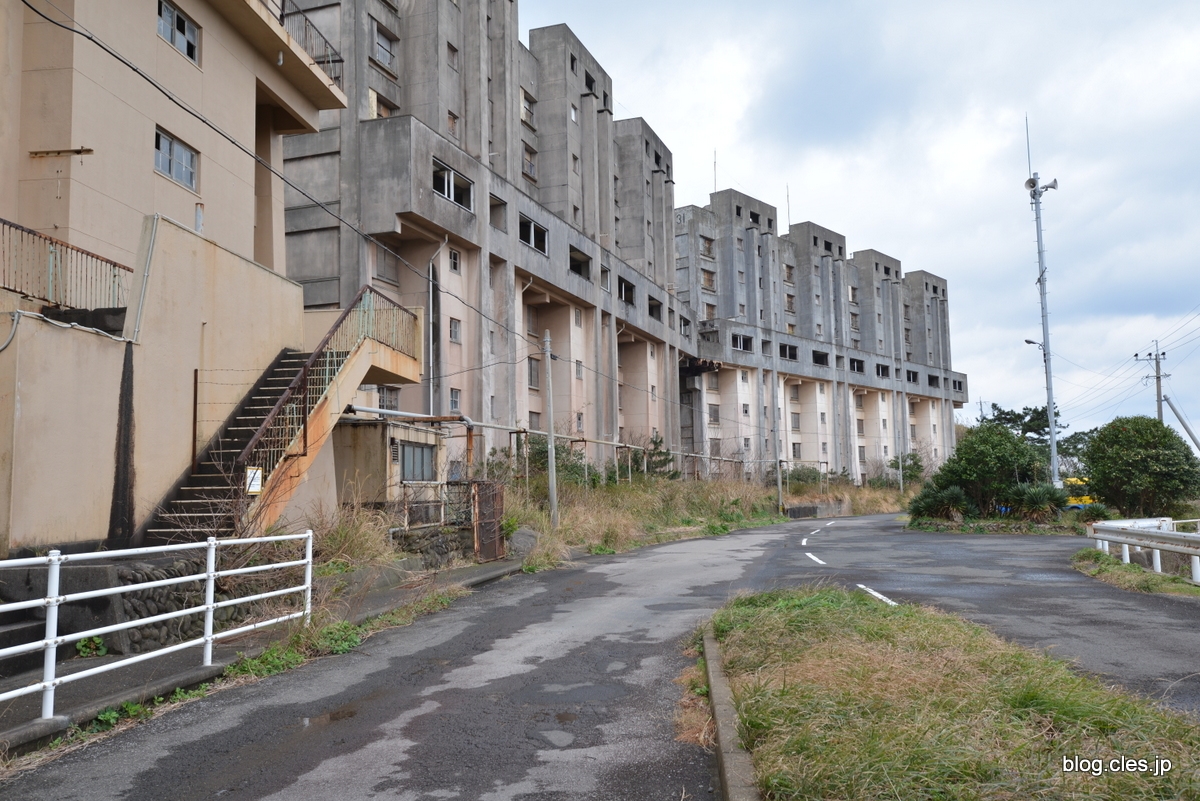 8階建ての共同住宅+-+九州最後の炭坑+池島めぐり（島内観光編）