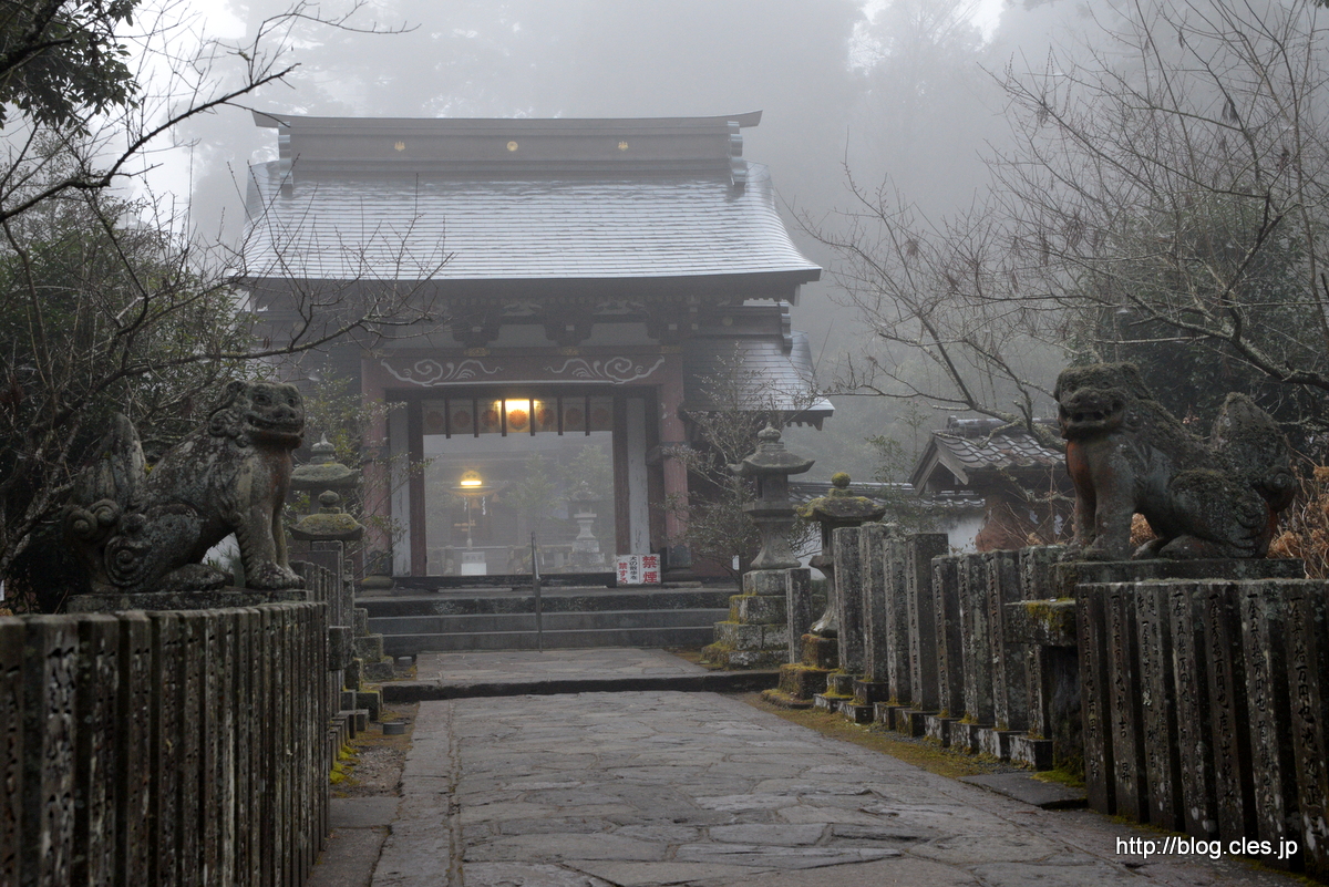 神門+-+朝霧の宇奈岐日女神社にお参り