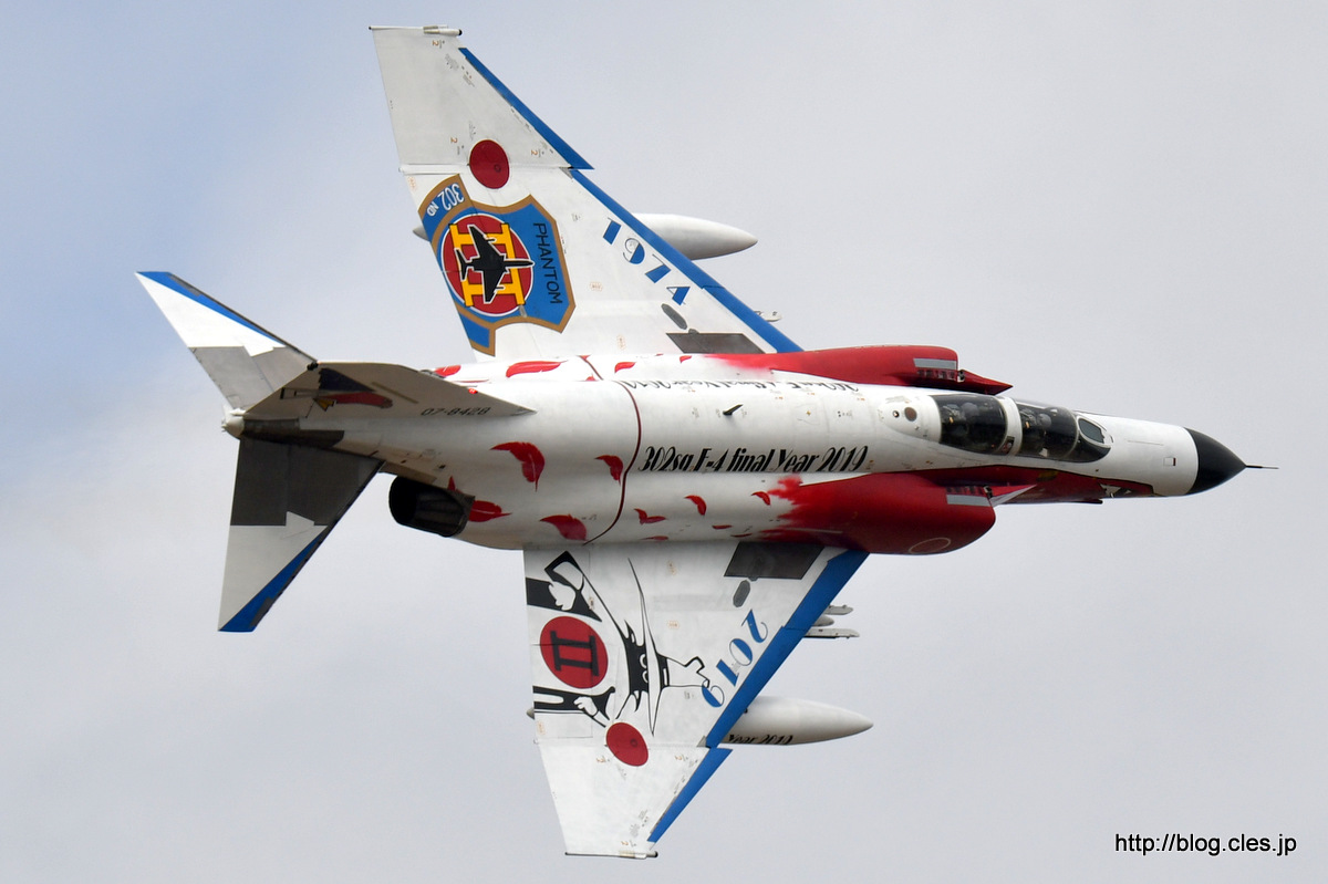 F-4EJ改（07-8428）記念塗装（オジロファントム白）+上面+-+お目当てはスペマのファントム（平成30年+百里基地航空祭）