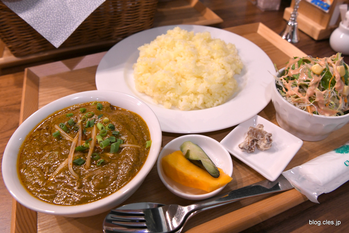 ほうれん草マトンカレーセット+-+カレー＆糀ダイニング+空とぶぞう
