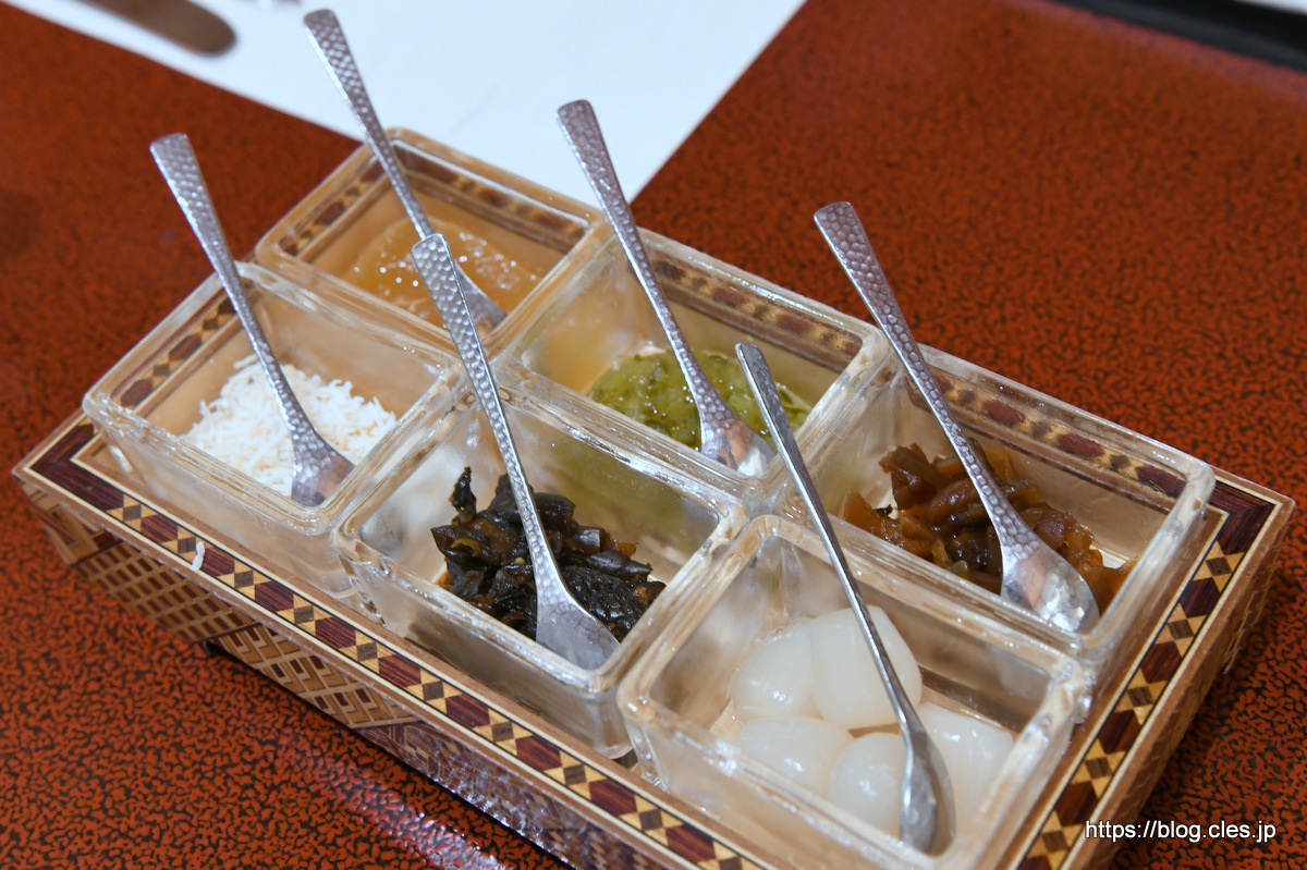カレーの薬味+-+富士屋ホテル別館+菊華荘でカレーとアップルパイを