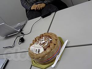 誕生日ケーキ - 研究打ち合わせ＆誕生日ケーキ