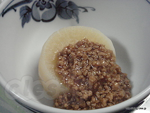 ふろふき大根の肉味噌添え - ふろふき大根の肉味噌添え