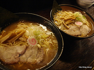 らーめん大盛と中盛 - 麺屋大斗 大門店