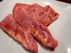 上カルビ - 炭火焼肉 SUPUL