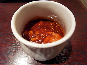 壷入りピリ辛ホルモン - 炭火焼肉 SUPUL