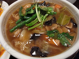 野菜いっぱい 五目野菜刀削麺 - 刀削麺酒家