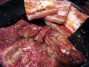 ロース、骨付きカルビ - 赤坂 大関でガッツリ焼肉！