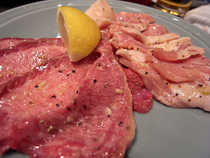 タン、豚トロ - 赤坂 大関でガッツリ焼肉！