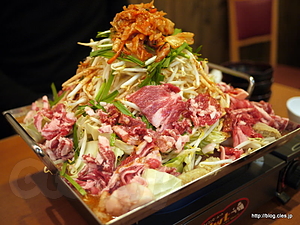 ちりとり鍋（３人前） - 麺飯菜館 じょうじょうのローメン