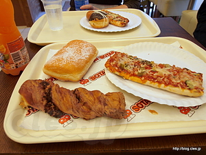  - パン屋さんで昼飯