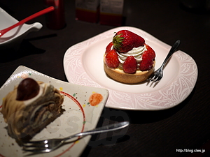 恒例のケーキ - ニートになれなくて残念でした会