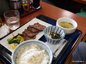 菅生PAの名物牛たん麦とろ定食 - 帰京しました