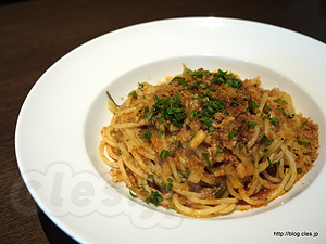 鰯のラグー 焦がしパン粉がけスパゲッティーニ - 千駄木 露地でゆったりランチ