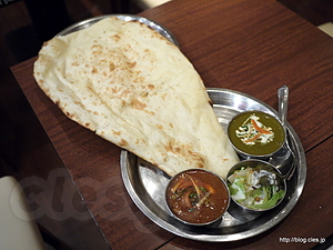 Two Curry Set （ラムカレー/ほうれん草と海老カレー） - Shanti 巣鴨店