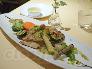 築地からのお魚料理（いしもちとホタテ バジルソース） - RESTAURANT MOMO