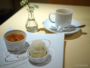 デザート（クレームブリュレとゴールデンパインのシャーベット） - RESTAURANT MOMO