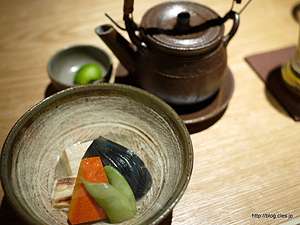赤皮南瓜 焼湯葉煮浸し 高野豆腐 つる豆 - 六味 一滴