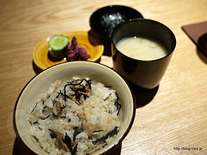 ひじきおこわ、冬瓜　白味噌仕立て　茗荷　胡麻　溶芥子、香の物 - 六味 一滴