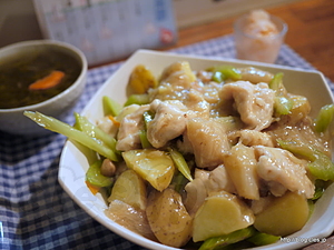 日替わり（鶏肉とセロリ～） - 中華 深圳の激辛麻婆豆腐飯