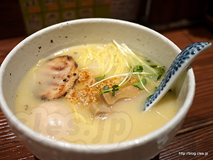 鶏白湯ラーメン - らーめん いっとく