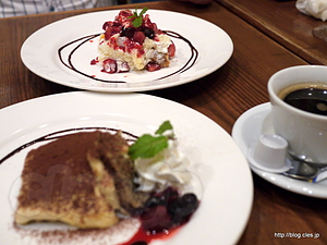 ベリーのケーキ、ティラミス - 八王子 Mar