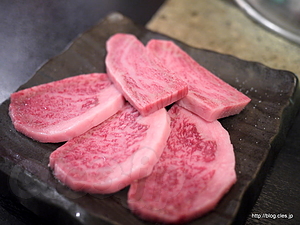 塩上カルビ - 炭聖 TANSEI でレバ刺し食べ納め？