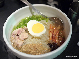 冷麺 - 炭聖 TANSEI でレバ刺し食べ納め？