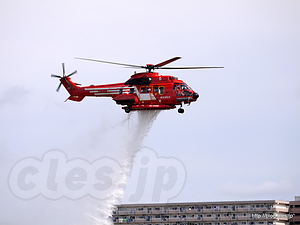 東京消防庁ヘリからの放水 - 立川防災航空祭 2011