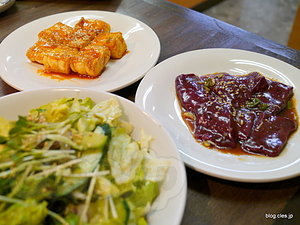 コプチャン・レバー焼き・チョレギサラダ - 秦家 286本店