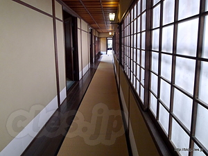 畳廊下 - 旧安田楠雄邸庭園を見学