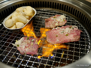 上タン塩・ニンニク焼き - 鶯谷園で焼肉を堪能する