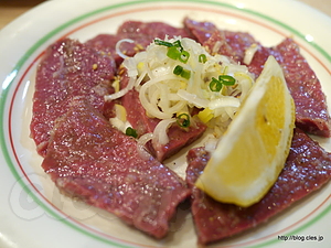 生ハツ塩 - 鶯谷園で焼肉を堪能する