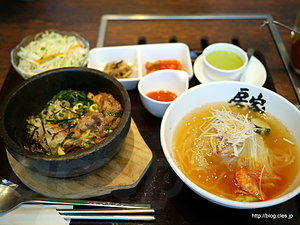 冷麺（小） + 石焼ピビンパ（小） - 房家 日本橋店 （ランチ編）