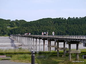 蓬莱橋を北側から - 大井川 蓬莱橋