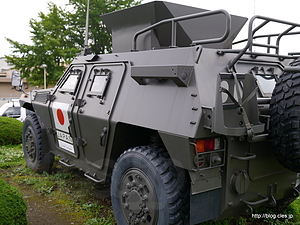 アラビア語が書かれた車両 - 陸上自衛隊広報センター