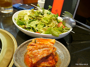 キムチ、チョレギサラダ - 焼肉 三千里 立石店