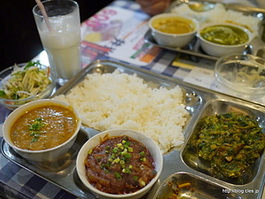 ネパールセット（ダルバート）、カレーはマトンドピャーザ） - サティー SATHI