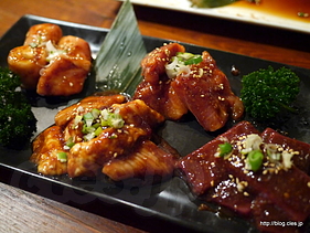 ホルモンセット - レトロな内装の押忍！カルビ番長で焼肉