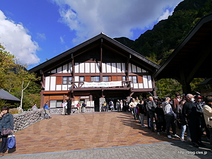 上高地バスターミナル - バスで上高地へ