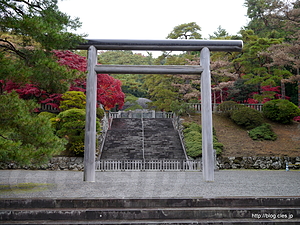 多摩陵 - 武蔵陵墓地と紅葉