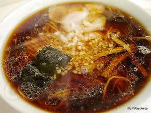ラーメン（大） - 珉珉