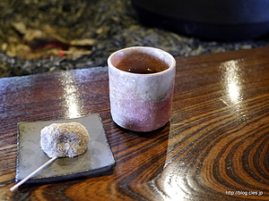 わらび餅 - たねや 日牟禮茶屋