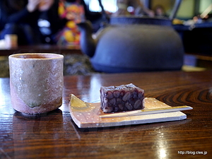 小倉羊羹 - たねや 日牟禮茶屋