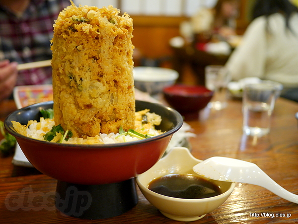 海鮮かき揚げ丼 - 魚河岸丸天で巨大なかき揚げ丼に挑む