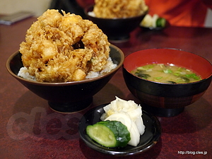 かき揚げ丼（小） - 天久の巨大かき揚げ丼