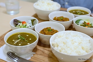 ほうれん草カレー、キーマカレー、ライスＬ - 503cafe