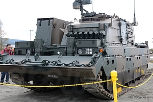 11式戦車回収車（前部） - 駒門駐屯地創立53周年記念行事にいってきた